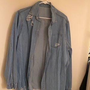 Women’s denim button up jacket. Size 2xl. New without tags, only tried on.